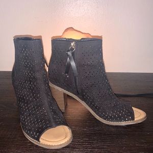 Dr Scholls Women's Black Perforated Peep Toe Peyton Booties Size 8